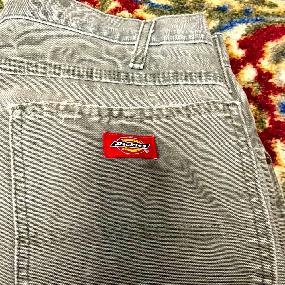Dickie jeans 3/8/19 Grey 32/30 used condition hole at end of pocket on outside